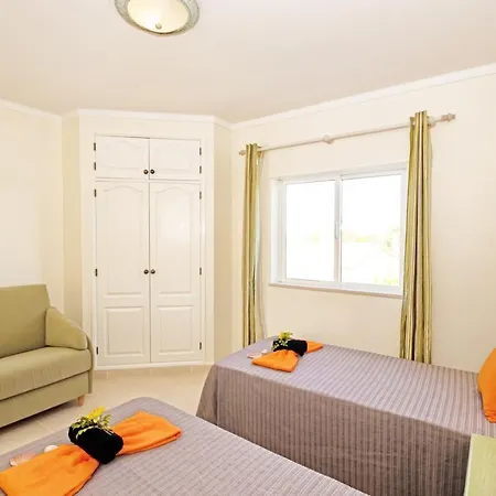 Townhouse Moreton - Moradia Com Jacuzzi E Piscina -