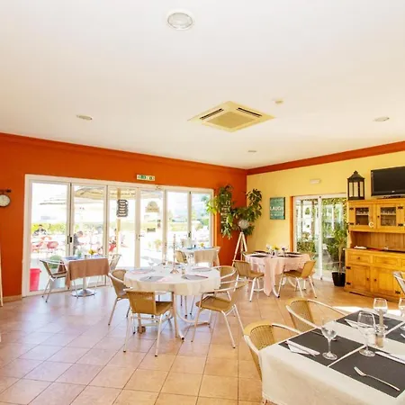 Townhouse Moreton - Moradia Com Jacuzzi E Piscina - Дом отдыха *
