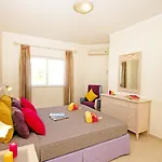 Townhouse Moreton - Moradia Com Jacuzzi E Piscina - Semesterbostad Portimão