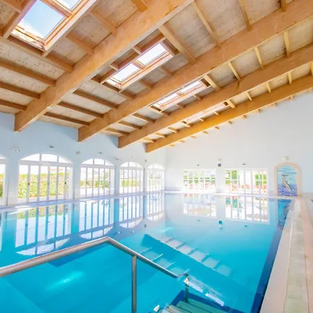 Townhouse Moreton - Moradia Com Jacuzzi E Piscina - Casa de Férias