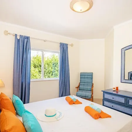 Casa de Férias Townhouse Moreton - Moradia Com Jacuzzi E Piscina -