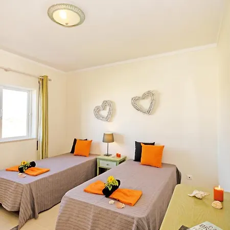 Townhouse Moreton - Moradia Com Jacuzzi E Piscina -